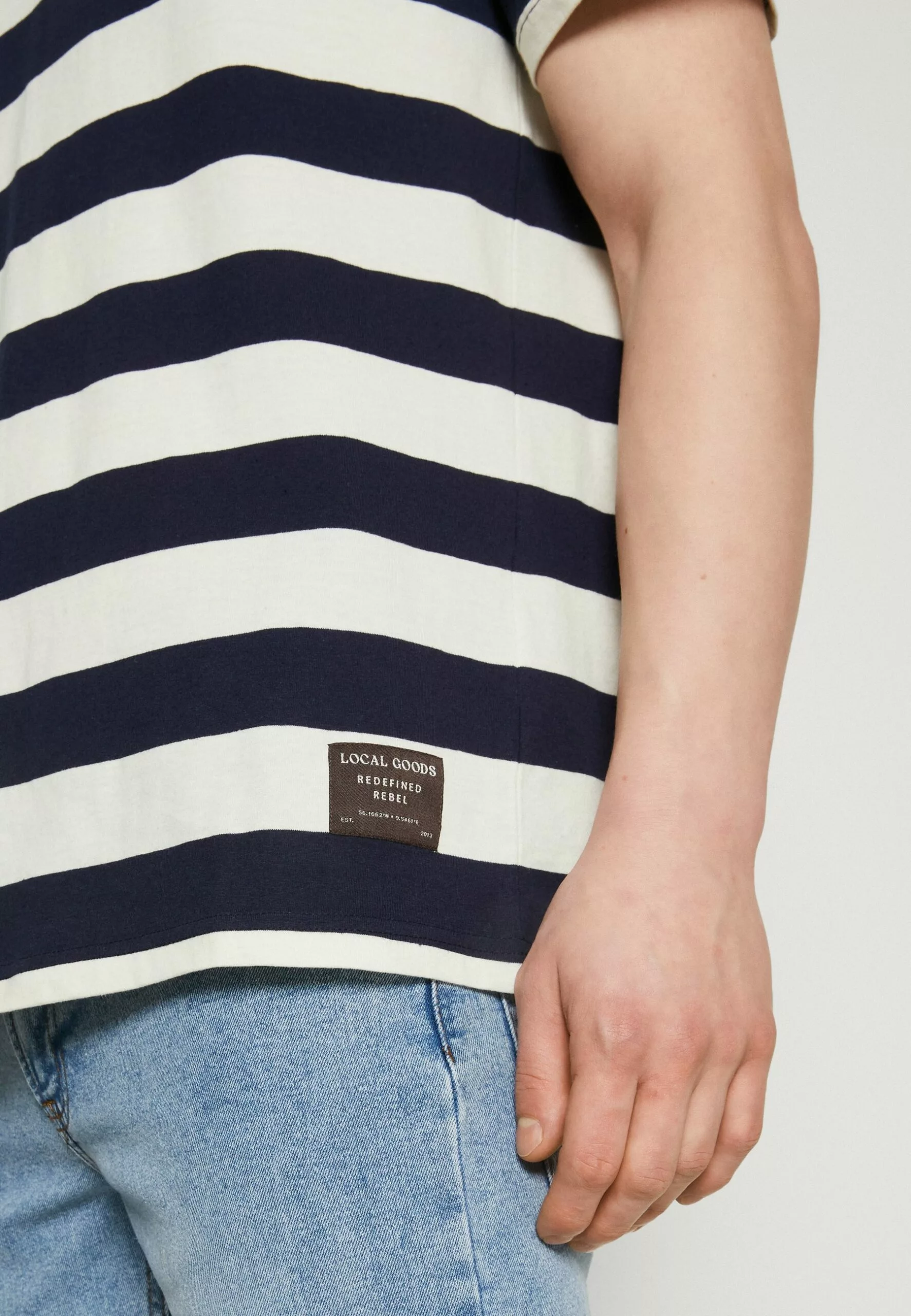 Redefined Rebel Julio Tee - T-Shirt Print - Navy - Afbeelding 6