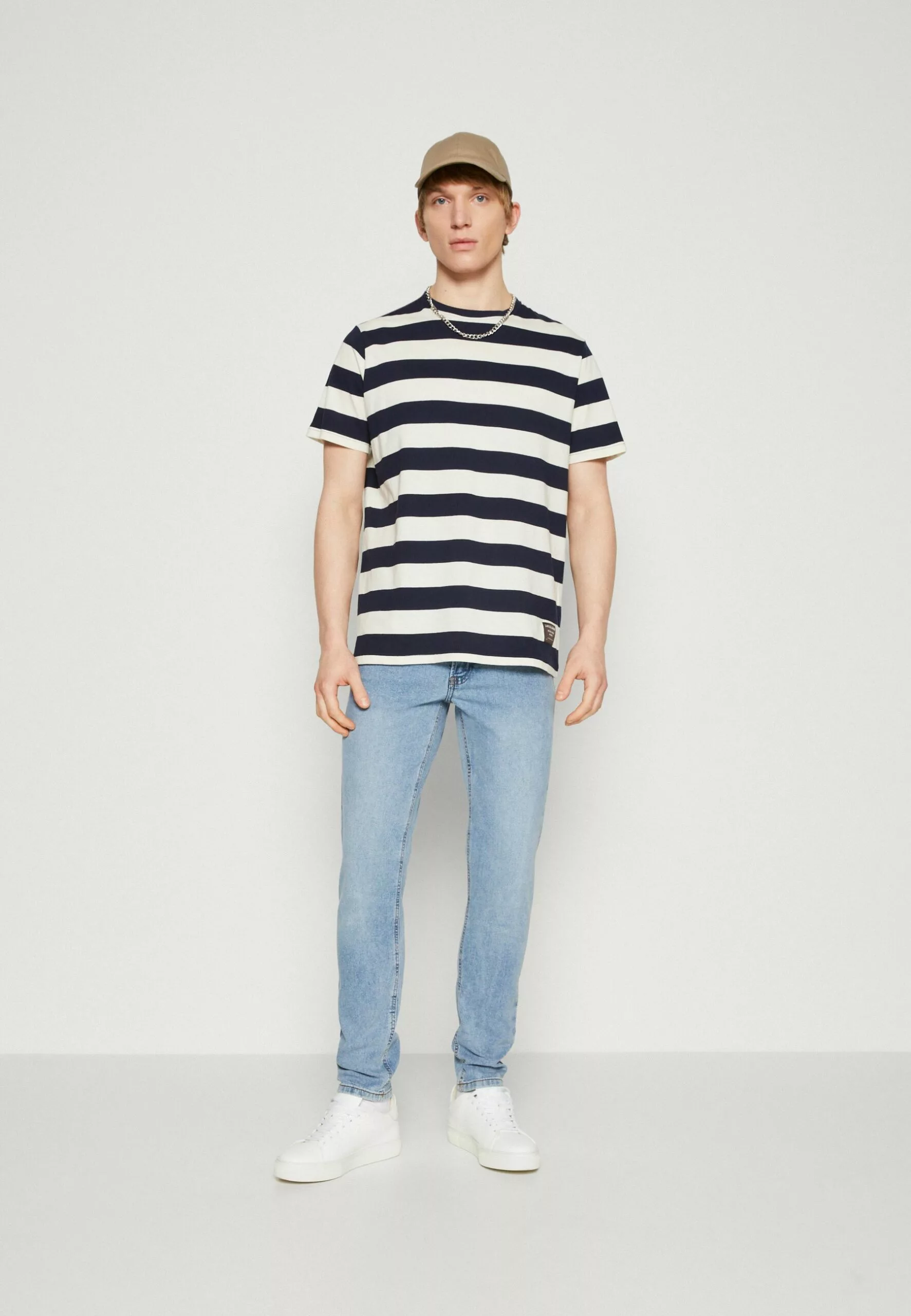 Redefined Rebel Julio Tee - T-Shirt Print - Navy - Afbeelding 2