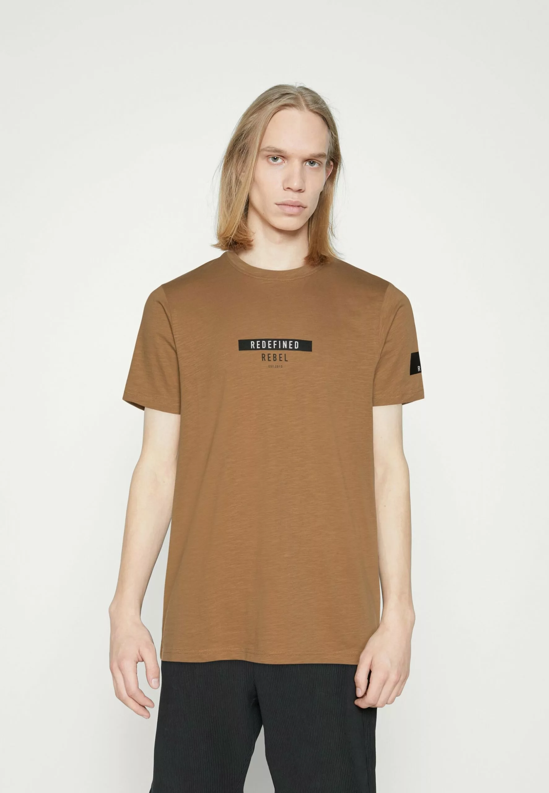Redefined Rebel Rrguti Tee - T-Shirt Print - Dijon